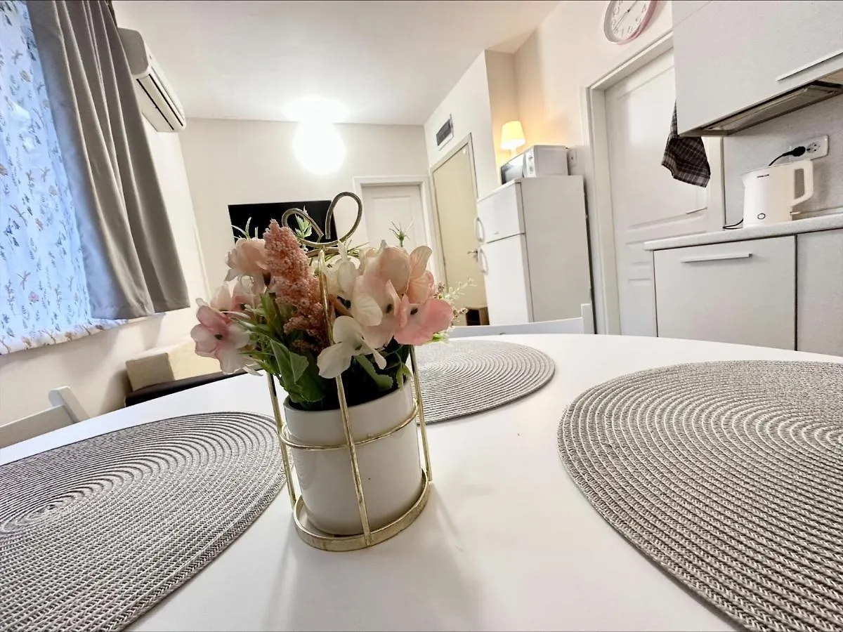 Menada Romance Marine Apartments Slantschew brjag